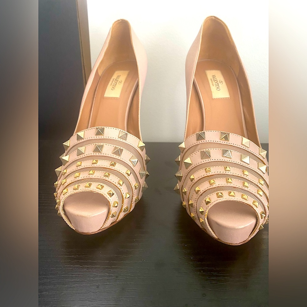 Valentino Rockstud Heels Nude Sz 39